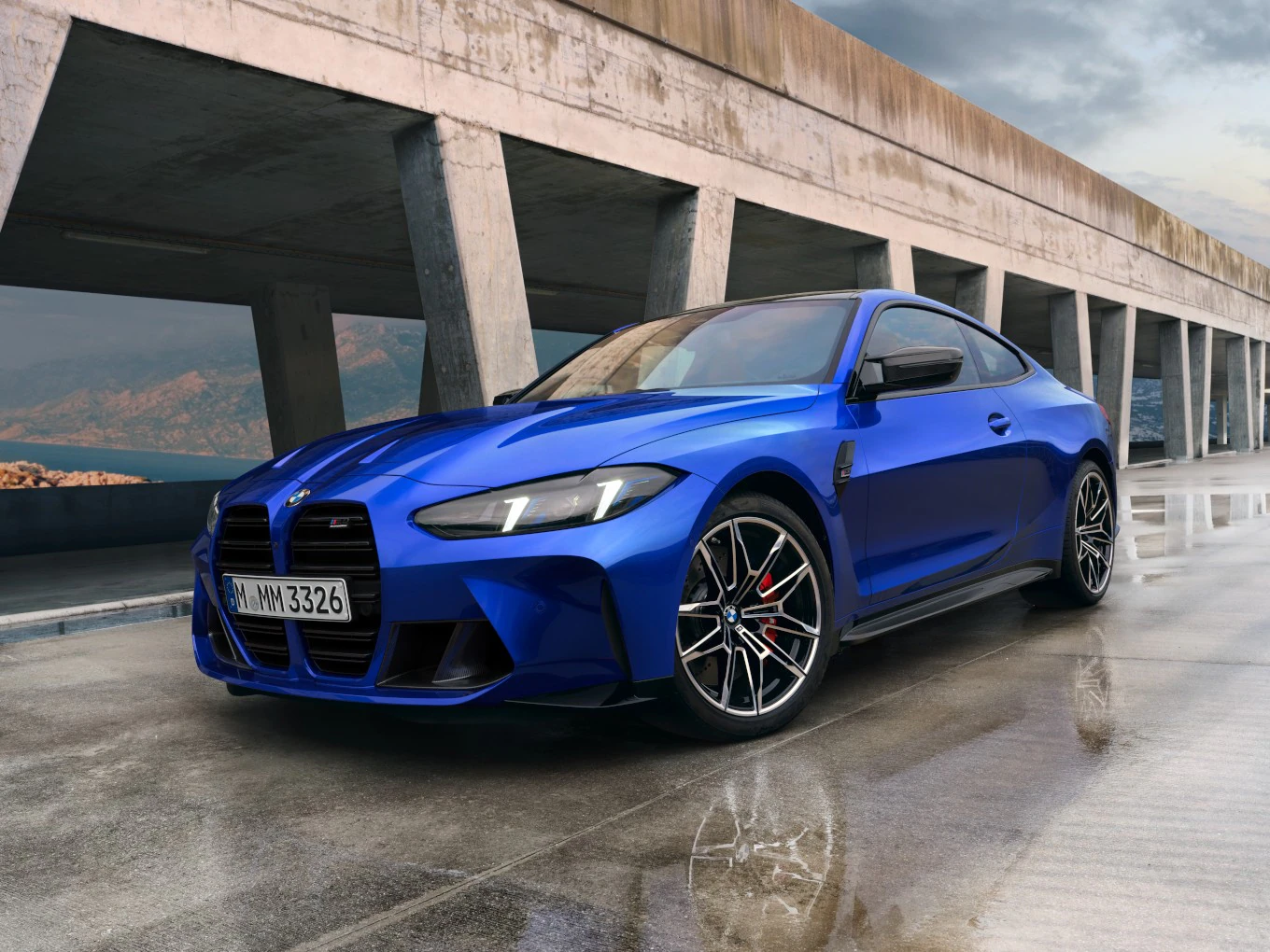 BMW M4 blue